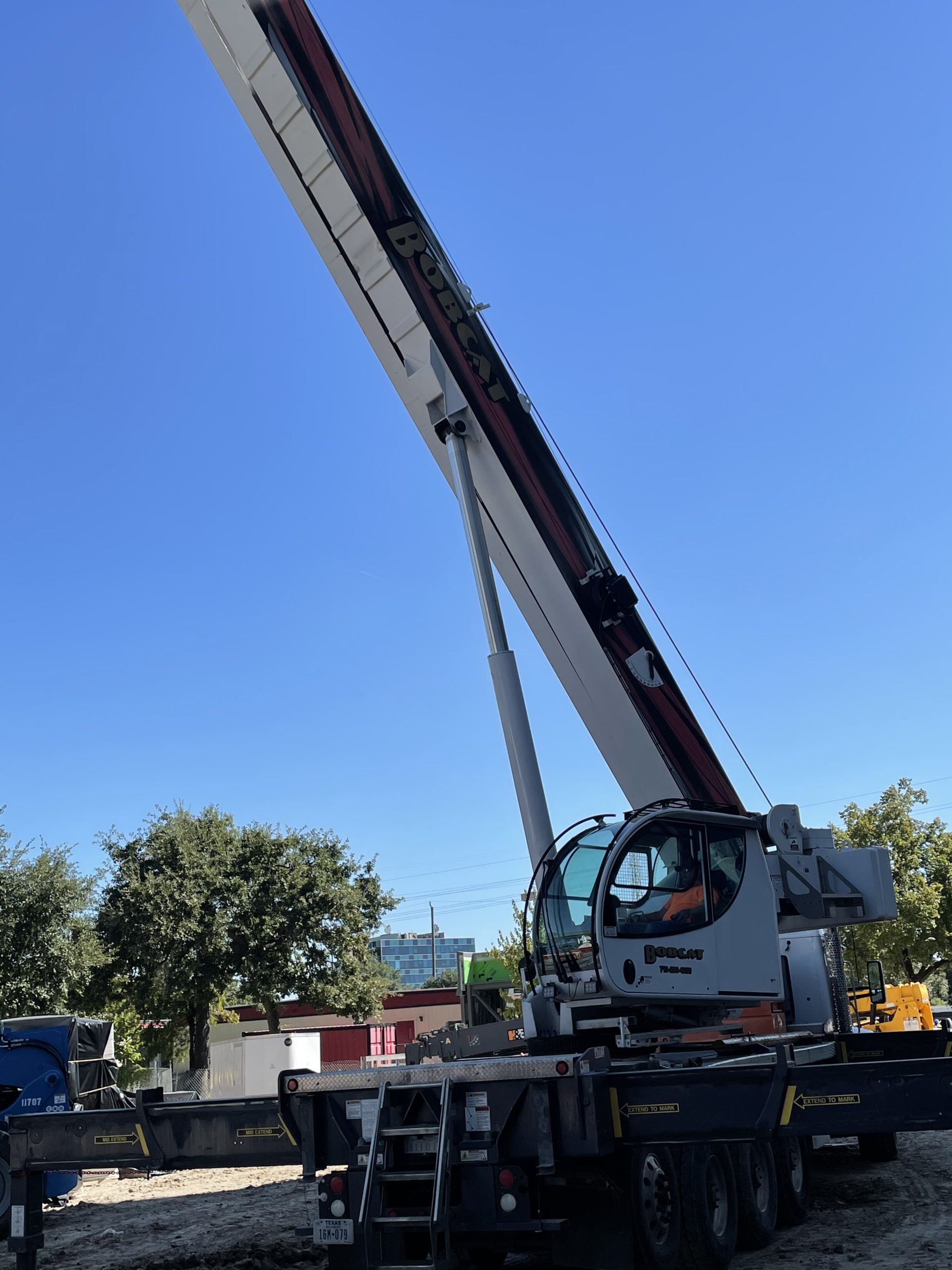 5 Industries Using Crane Rental Services for Construction